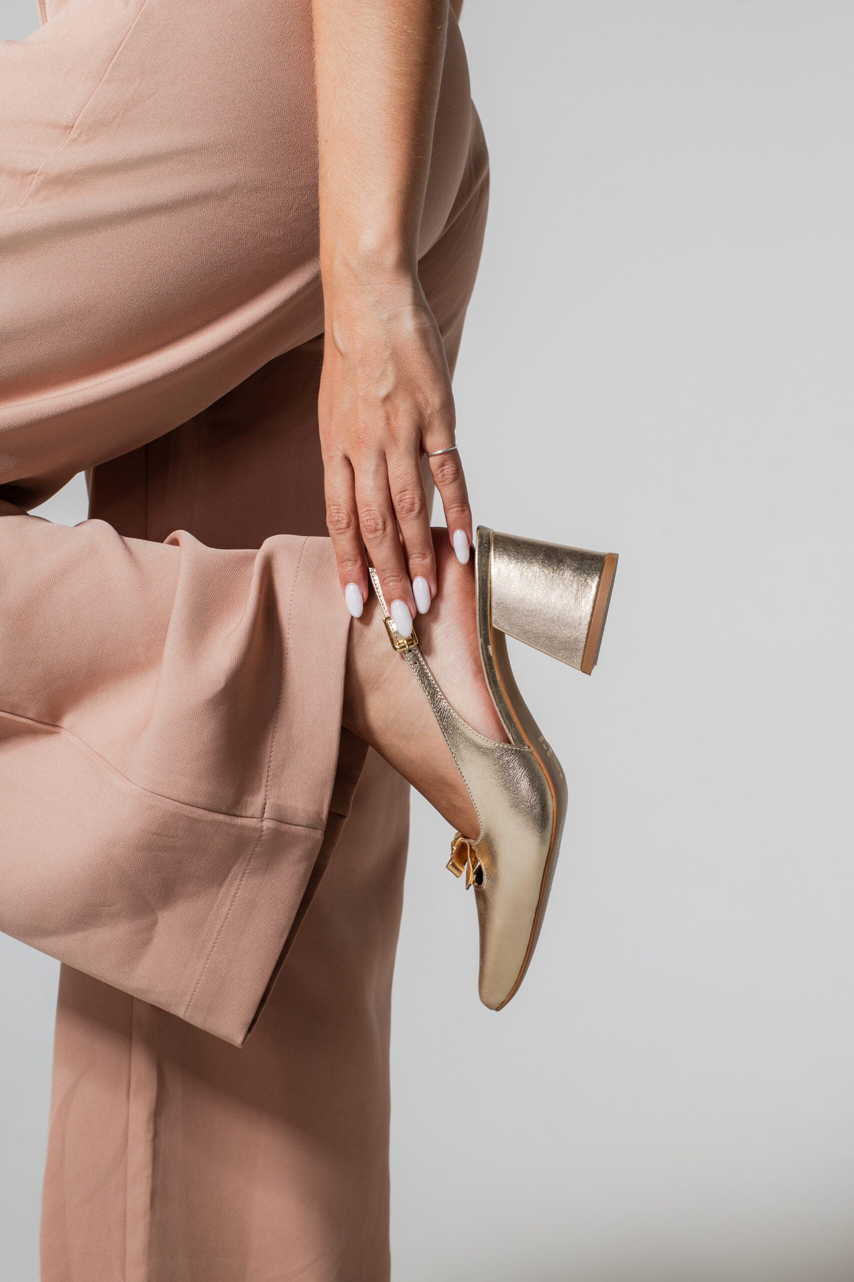 Tacones Lorena Gold