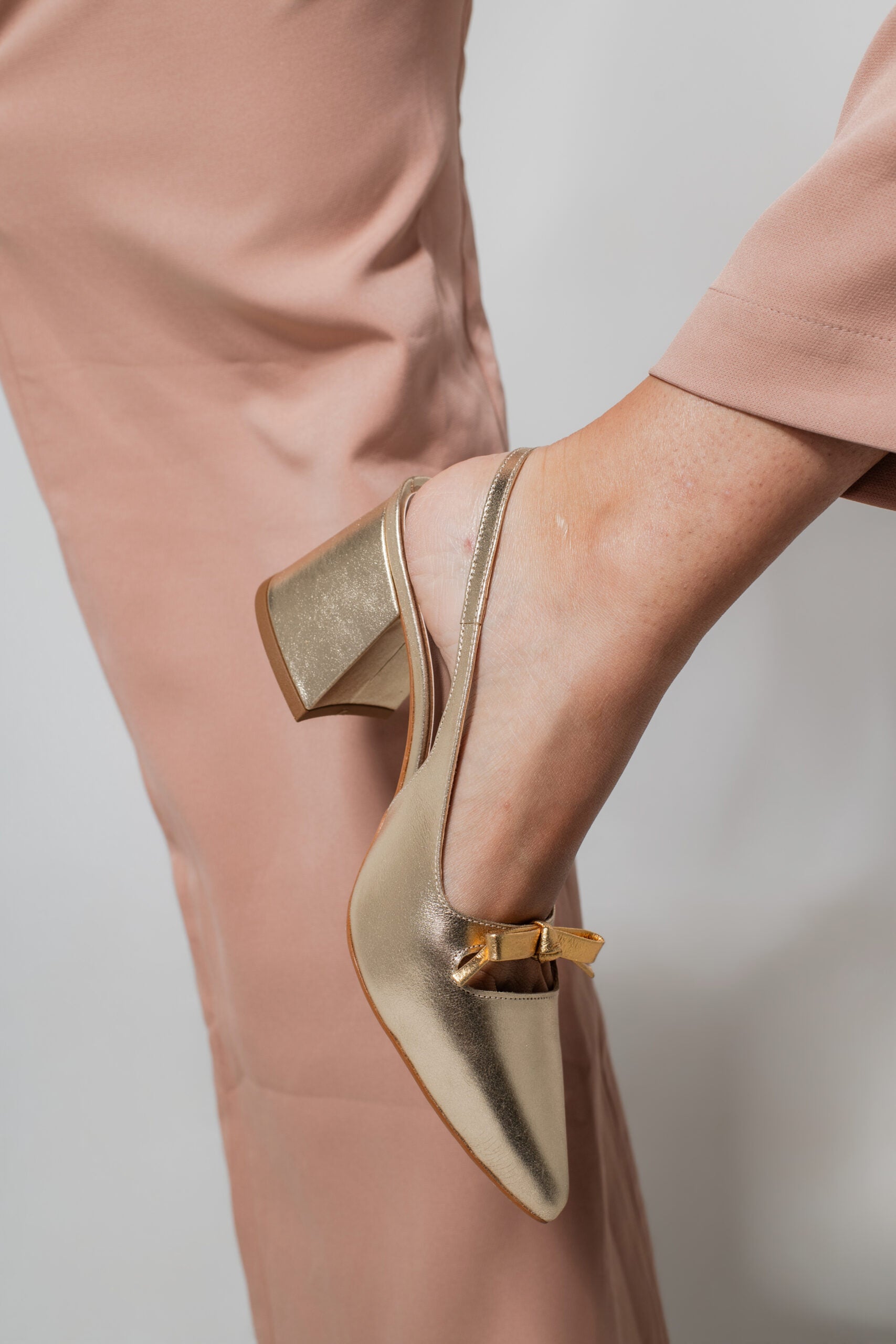 Tacones Lorena Gold