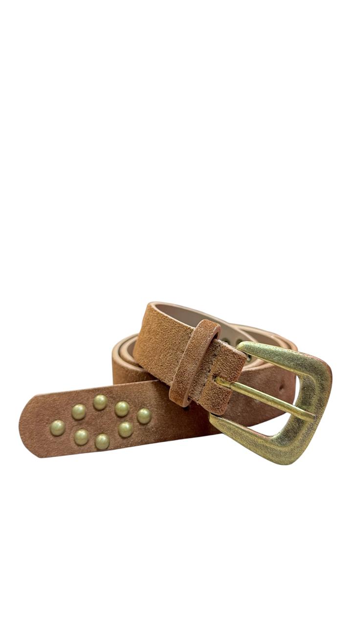 Cinto gamuza tachas caramelo